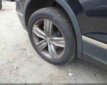 Черный Фольксваген Тигуан, объемом двигателя 2 л и пробегом 42 тыс. км за 14000 $, фото 18 на Automoto.ua