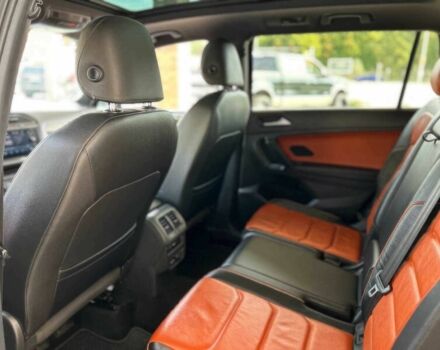 Чорний Фольксваген Тігуан, об'ємом двигуна 2 л та пробігом 43 тис. км за 12200 $, фото 8 на Automoto.ua