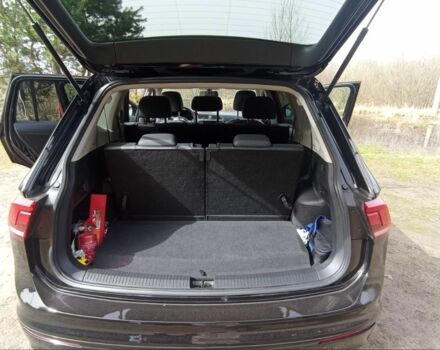 Черный Фольксваген Тигуан, объемом двигателя 2 л и пробегом 110 тыс. км за 25500 $, фото 8 на Automoto.ua