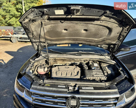 Черный Фольксваген Тигуан, объемом двигателя 2 л и пробегом 133 тыс. км за 11900 $, фото 45 на Automoto.ua