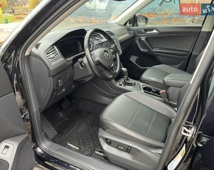 Чорний Фольксваген Тігуан, об'ємом двигуна 2 л та пробігом 124 тис. км за 19500 $, фото 32 на Automoto.ua