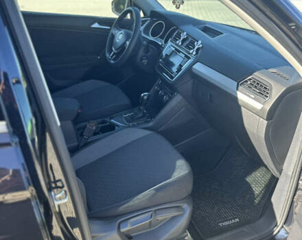 Чорний Фольксваген Тігуан, об'ємом двигуна 2 л та пробігом 76 тис. км за 18900 $, фото 13 на Automoto.ua