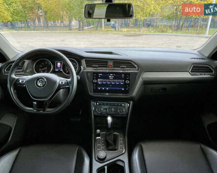 Черный Фольксваген Тигуан, объемом двигателя 1.98 л и пробегом 170 тыс. км за 22499 $, фото 10 на Automoto.ua