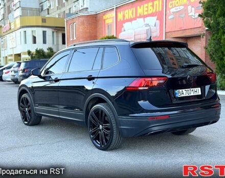 Черный Фольксваген Тигуан, объемом двигателя 2 л и пробегом 129 тыс. км за 20999 $, фото 3 на Automoto.ua