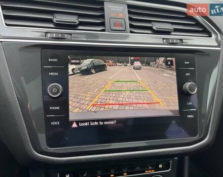 Чорний Фольксваген Тігуан, об'ємом двигуна 2 л та пробігом 124 тис. км за 19500 $, фото 61 на Automoto.ua