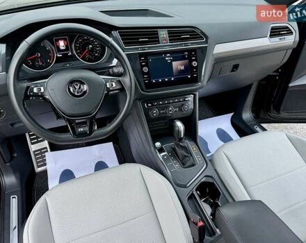 Чорний Фольксваген Тігуан, об'ємом двигуна 2 л та пробігом 74 тис. км за 19900 $, фото 26 на Automoto.ua