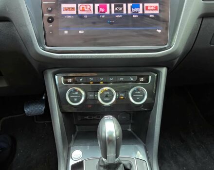 Чорний Фольксваген Тігуан, об'ємом двигуна 2 л та пробігом 41 тис. км за 13200 $, фото 9 на Automoto.ua