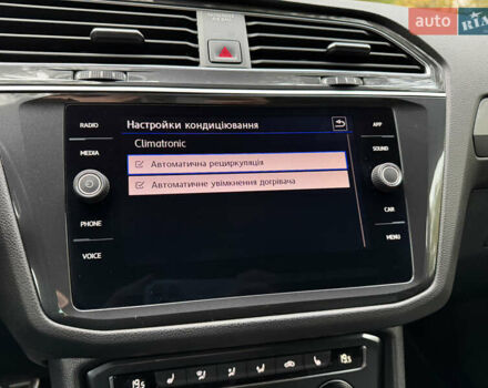 Фольксваген Тигуан 2019 в Киеве на Automoto.ua Черный Фольксваген Тигуан, объемом двигателя 2 л и пробегом 120 тыс. км за 32799 $, фото 85 на Automoto.ua