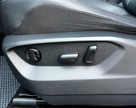 Черный Фольксваген Тигуан, объемом двигателя 2 л и пробегом 133 тыс. км за 22000 $, фото 7 на Automoto.ua