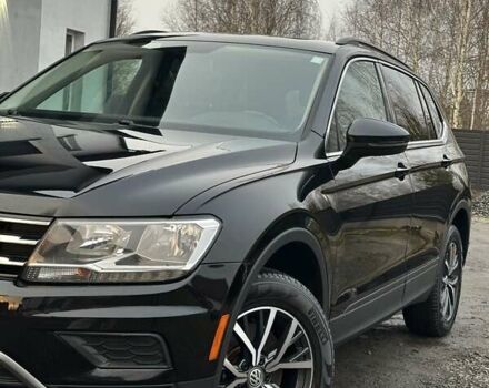 Чорний Фольксваген Тігуан, об'ємом двигуна 2 л та пробігом 200 тис. км за 15900 $, фото 6 на Automoto.ua