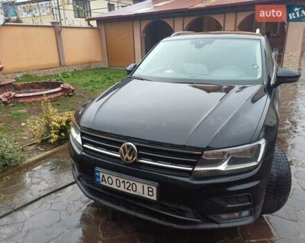 Чорний Фольксваген Тігуан, об'ємом двигуна 1.97 л та пробігом 220 тис. км за 23500 $, фото 2 на Automoto.ua