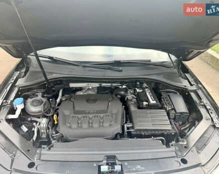 Чорний Фольксваген Тігуан, об'ємом двигуна 2 л та пробігом 159 тис. км за 19000 $, фото 8 на Automoto.ua