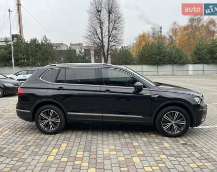 Чорний Фольксваген Тігуан, об'ємом двигуна 2 л та пробігом 124 тис. км за 19500 $, фото 16 на Automoto.ua