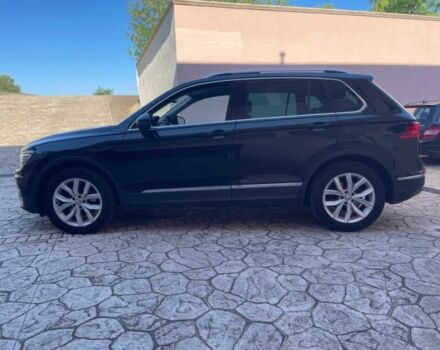 Черный Фольксваген Тигуан, объемом двигателя 2 л и пробегом 35 тыс. км за 17800 $, фото 2 на Automoto.ua