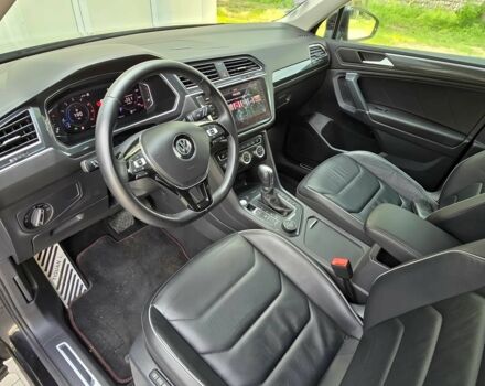 Чорний Фольксваген Тігуан, об'ємом двигуна 2 л та пробігом 41 тис. км за 13200 $, фото 8 на Automoto.ua