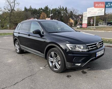 Черный Фольксваген Тигуан, объемом двигателя 2 л и пробегом 66 тыс. км за 24000 $, фото 2 на Automoto.ua