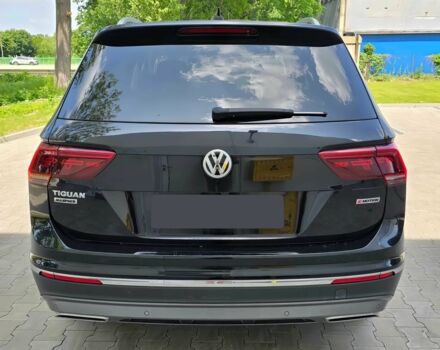 Чорний Фольксваген Тігуан, об'ємом двигуна 2 л та пробігом 41 тис. км за 13200 $, фото 5 на Automoto.ua