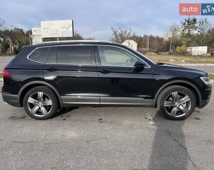 Черный Фольксваген Тигуан, объемом двигателя 2 л и пробегом 66 тыс. км за 24000 $, фото 3 на Automoto.ua