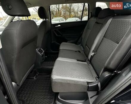 Черный Фольксваген Тигуан, объемом двигателя 1.98 л и пробегом 125 тыс. км за 19500 $, фото 14 на Automoto.ua