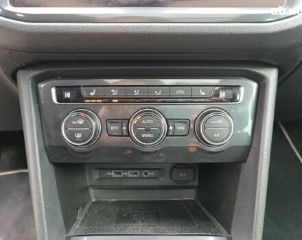 Черный Фольксваген Тигуан, объемом двигателя 2 л и пробегом 190 тыс. км за 23200 $, фото 23 на Automoto.ua