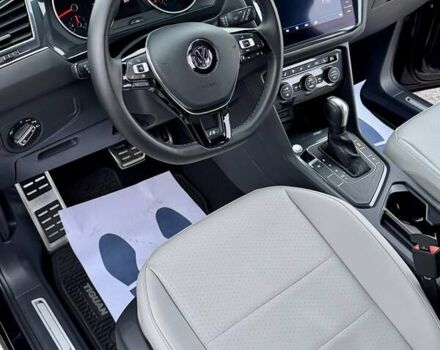 Чорний Фольксваген Тігуан, об'ємом двигуна 2 л та пробігом 74 тис. км за 19900 $, фото 21 на Automoto.ua