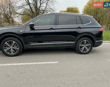 Чорний Фольксваген Тігуан, об'ємом двигуна 2 л та пробігом 124 тис. км за 19500 $, фото 98 на Automoto.ua