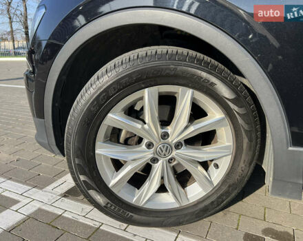 Черный Фольксваген Тигуан, объемом двигателя 2 л и пробегом 67 тыс. км за 26500 $, фото 36 на Automoto.ua