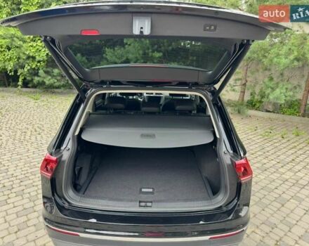 Чорний Фольксваген Тігуан, об'ємом двигуна 2 л та пробігом 223 тис. км за 27799 $, фото 16 на Automoto.ua