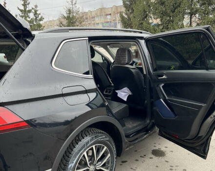 Черный Фольксваген Тигуан, объемом двигателя 2 л и пробегом 130 тыс. км за 18500 $, фото 11 на Automoto.ua