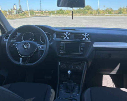 Чорний Фольксваген Тігуан, об'ємом двигуна 2 л та пробігом 76 тис. км за 18900 $, фото 16 на Automoto.ua