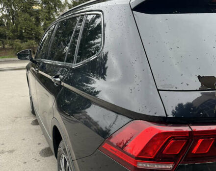 Черный Фольксваген Тигуан, объемом двигателя 2 л и пробегом 130 тыс. км за 18500 $, фото 4 на Automoto.ua