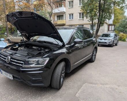 Черный Фольксваген Тигуан, объемом двигателя 2 л и пробегом 53 тыс. км за 20000 $, фото 4 на Automoto.ua