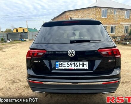 Черный Фольксваген Тигуан, объемом двигателя 2 л и пробегом 170 тыс. км за 21500 $, фото 5 на Automoto.ua