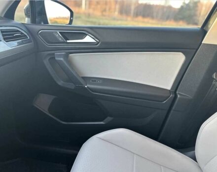 Черный Фольксваген Тигуан, объемом двигателя 2 л и пробегом 109 тыс. км за 11800 $, фото 11 на Automoto.ua