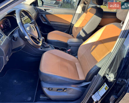 Черный Фольксваген Тигуан, объемом двигателя 2 л и пробегом 133 тыс. км за 11900 $, фото 32 на Automoto.ua