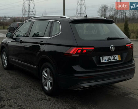 Черный Фольксваген Тигуан, объемом двигателя 1.98 л и пробегом 220 тыс. км за 26500 $, фото 5 на Automoto.ua