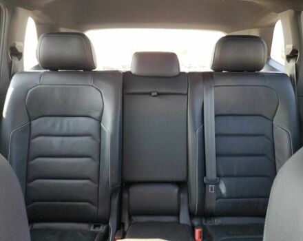 Черный Фольксваген Тигуан, объемом двигателя 2 л и пробегом 104 тыс. км за 4000 $, фото 5 на Automoto.ua