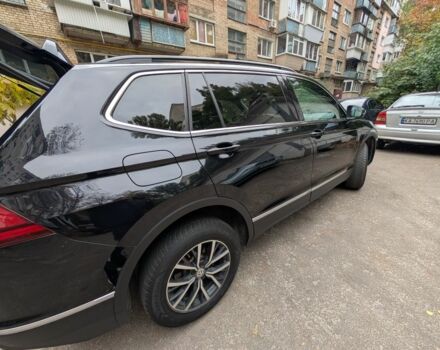 Черный Фольксваген Тигуан, объемом двигателя 2 л и пробегом 53 тыс. км за 20000 $, фото 3 на Automoto.ua