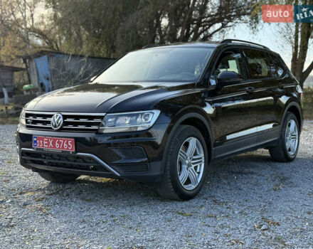 Черный Фольксваген Тигуан, объемом двигателя 2 л и пробегом 70 тыс. км за 16700 $, фото 4 на Automoto.ua