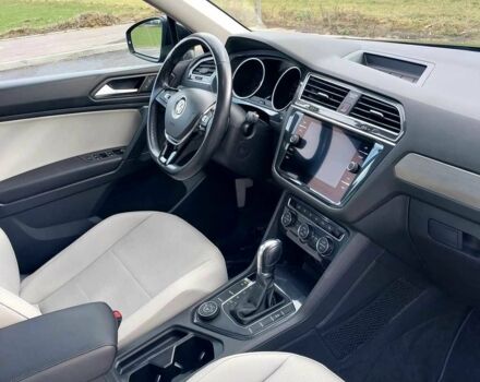 Черный Фольксваген Тигуан, объемом двигателя 2 л и пробегом 76 тыс. км за 9300 $, фото 5 на Automoto.ua