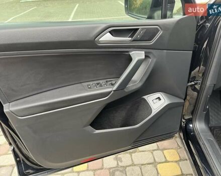 Чорний Фольксваген Тігуан, об'ємом двигуна 2 л та пробігом 124 тис. км за 19500 $, фото 30 на Automoto.ua