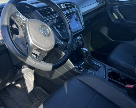 Черный Фольксваген Тигуан, объемом двигателя 1.98 л и пробегом 112 тыс. км за 20500 $, фото 4 на Automoto.ua