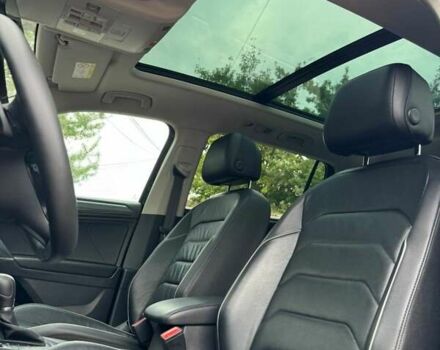 Чорний Фольксваген Тігуан, об'ємом двигуна 2 л та пробігом 223 тис. км за 27799 $, фото 27 на Automoto.ua