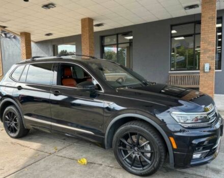 Чорний Фольксваген Тігуан, об'ємом двигуна 2 л та пробігом 43 тис. км за 12200 $, фото 2 на Automoto.ua