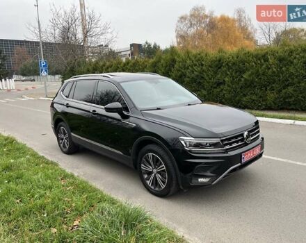 Чорний Фольксваген Тігуан, об'ємом двигуна 2 л та пробігом 124 тис. км за 19500 $, фото 84 на Automoto.ua