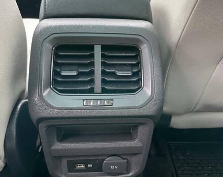 Черный Фольксваген Тигуан, объемом двигателя 2 л и пробегом 183 тыс. км за 19600 $, фото 15 на Automoto.ua