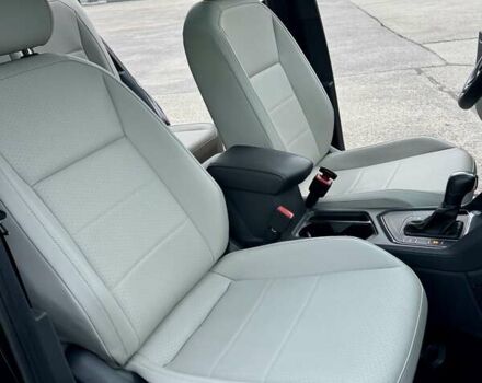 Чорний Фольксваген Тігуан, об'ємом двигуна 2 л та пробігом 74 тис. км за 19900 $, фото 29 на Automoto.ua