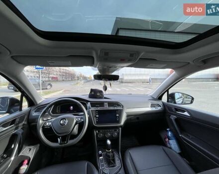 Черный Фольксваген Тигуан, объемом двигателя 2 л и пробегом 66 тыс. км за 24000 $, фото 9 на Automoto.ua