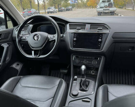 Черный Фольксваген Тигуан, объемом двигателя 1.98 л и пробегом 103 тыс. км за 31000 $, фото 9 на Automoto.ua