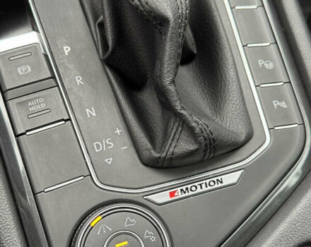 Черный Фольксваген Тигуан, объемом двигателя 1.98 л и пробегом 103 тыс. км за 31000 $, фото 19 на Automoto.ua